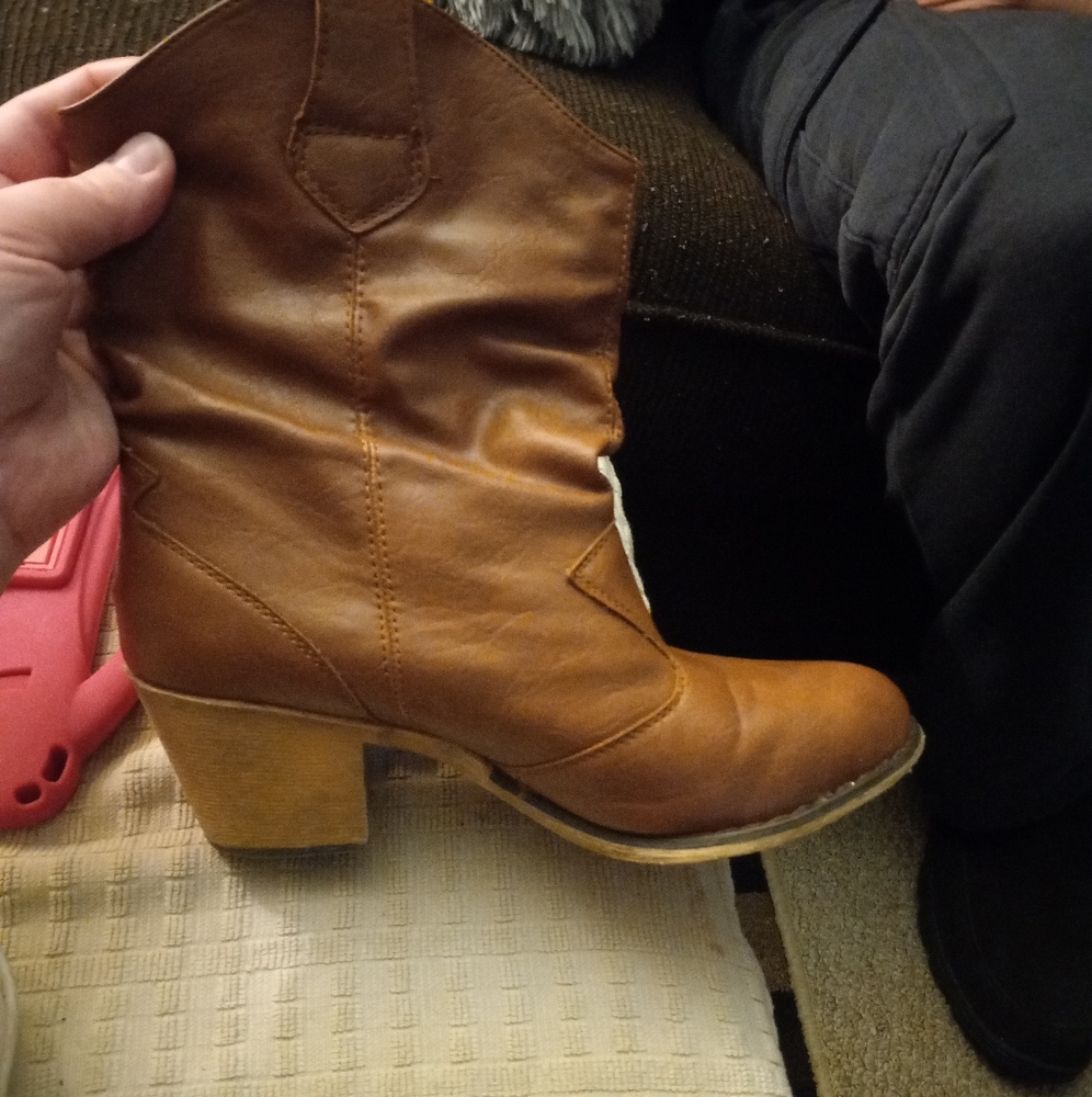 EUC Wet Seal boots